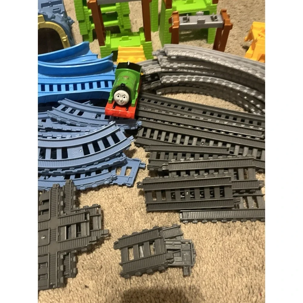 Thomas & Friends Track Master 6-in-1 Builder Set Motorized Percy Engine
